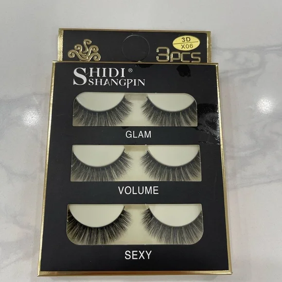 Lashes - Picture 4 of 8